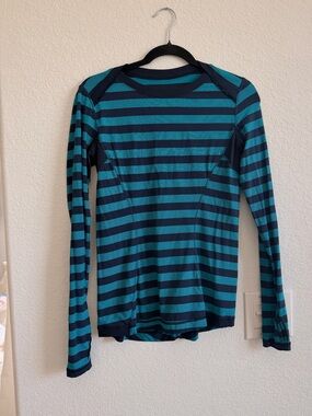 Lululemon Long sleeve run shirt